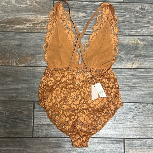 NWT $78 Free People X HAH Comin in Haht Lace Bodysuit Top Size XS Brown Sugar - Picture 7 of 15
